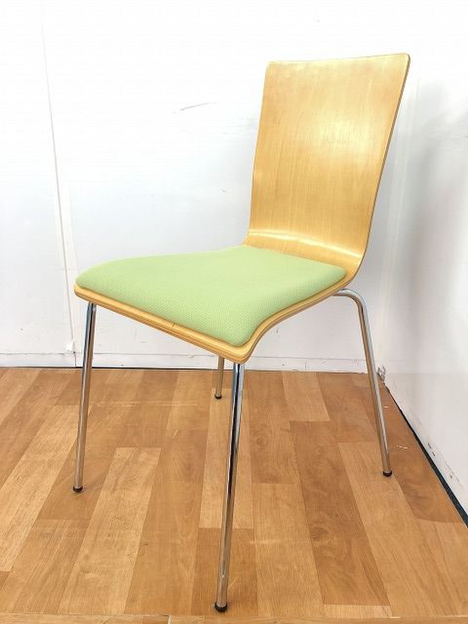 ２脚限定！【木製スタッキングチェアの入荷です！！】
                        その他シリーズ
                                    中古
            