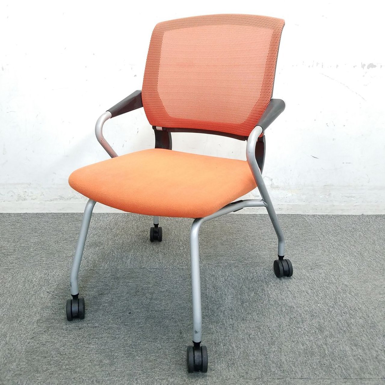 【11脚入荷】コクヨの人気チェアが入荷！中古　メッシュ　ミーティングチェア　会議チェア
                        サテリテ（キャスタータイプ） 
                                    中古
            