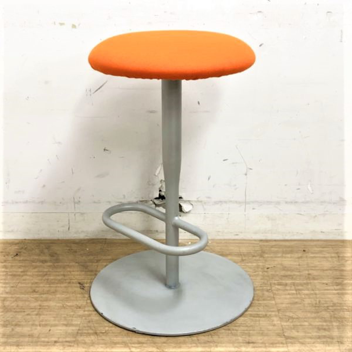 ハイチェア(カウンターチェア)　明るいオレンジ　
                        その他シリーズ
                                    中古
            