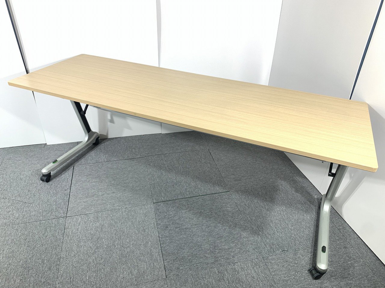 【5台入荷！】｜サイドスタックテーブル｜木目｜奥行600mm｜壁際デスクとしての使用も増加中！
                        コンシア 
                                    中古
            