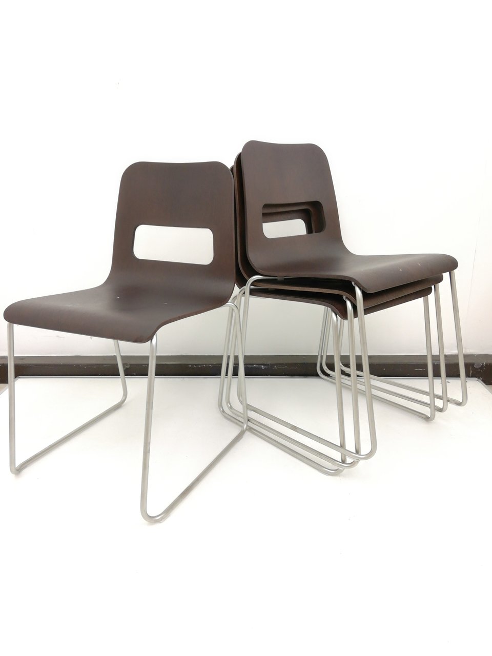 【希少メーカー4脚セット！】Lapalma製ススタッキングチェアが最終値下げ！※座面キズ塗装剥がれあり
                        その他シリーズ
                                    中古
            