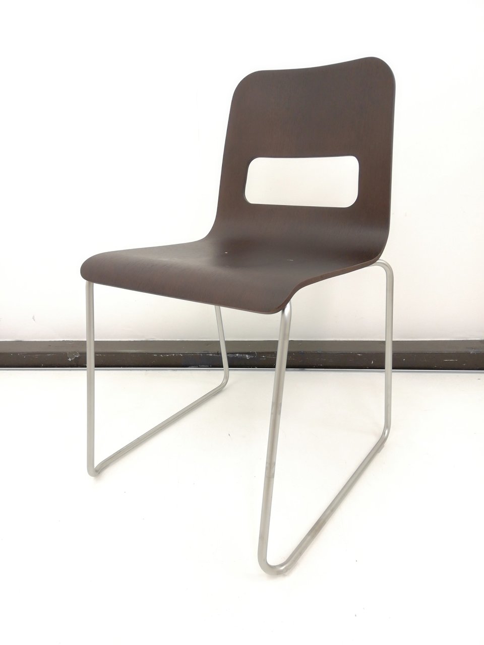 【希少メーカー製！】Lapalma製スタッキングチェアが最終値下げ！※座面キズ塗装剥がれあり
                        その他シリーズ
                                    中古
            