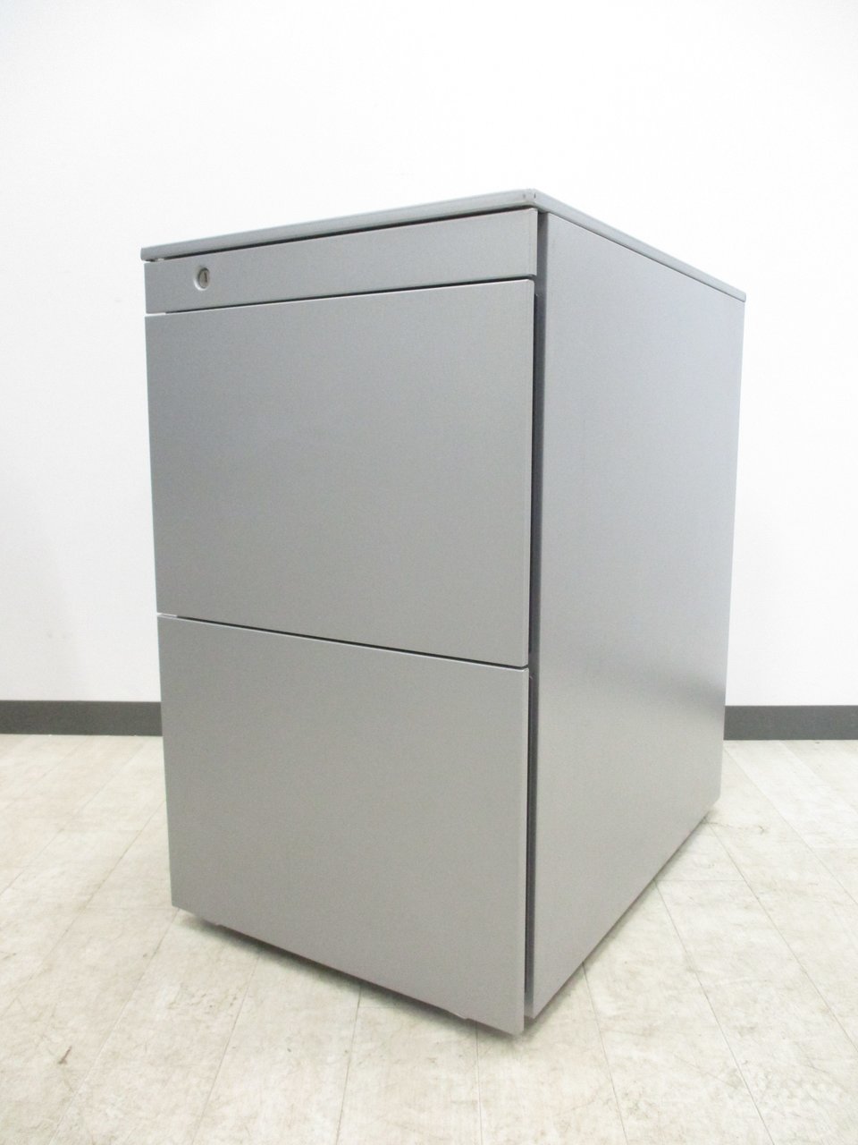 【状態良好！】フリーアドレスデスクにおすすめ！増員の際に必要になるワゴンを格安で販売！
                        プロユニット 
                                    中古
            