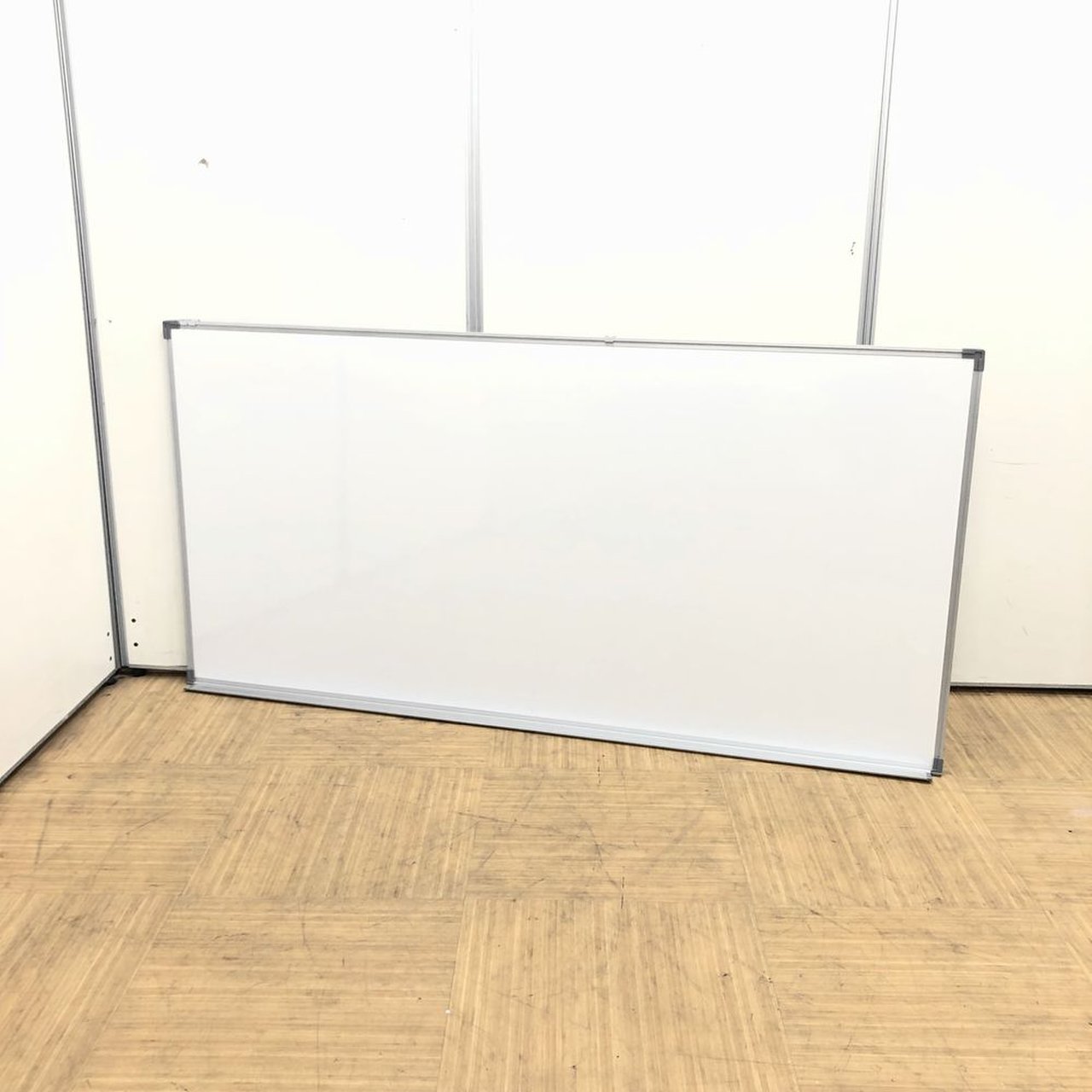 省スペースで狭い事務所でも設置可能！
                        その他シリーズ
                                    中古
            