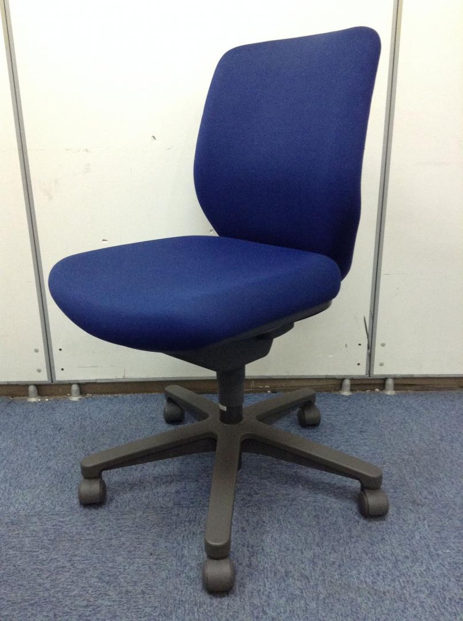 【グッドデザイン賞】【クッション厚め】【京都・滋賀】
                        セディスタ 
                                    中古
            