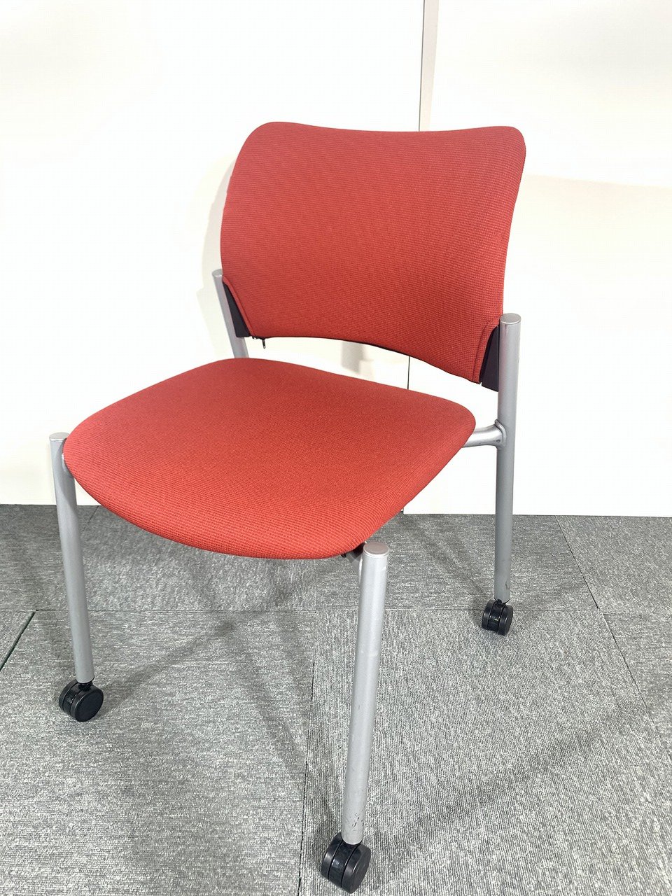 【ロット商品】情熱的なレッドカラーのスタッキングチェアが大量入荷いたしました☆【関西倉庫在庫】
                        8147シリーズ 
                                    中古
            