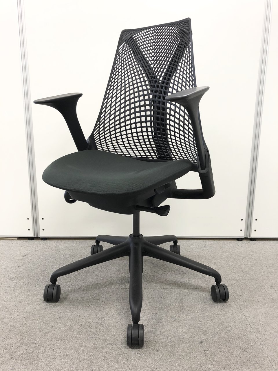 【前傾チルト搭載！】おしゃれなオフィスを作るなら！ハーマンミラー／Herman Miller/セイルチェア／SAYL Chair/ダークグリーン
                        セイルチェア 
                                    中古
            