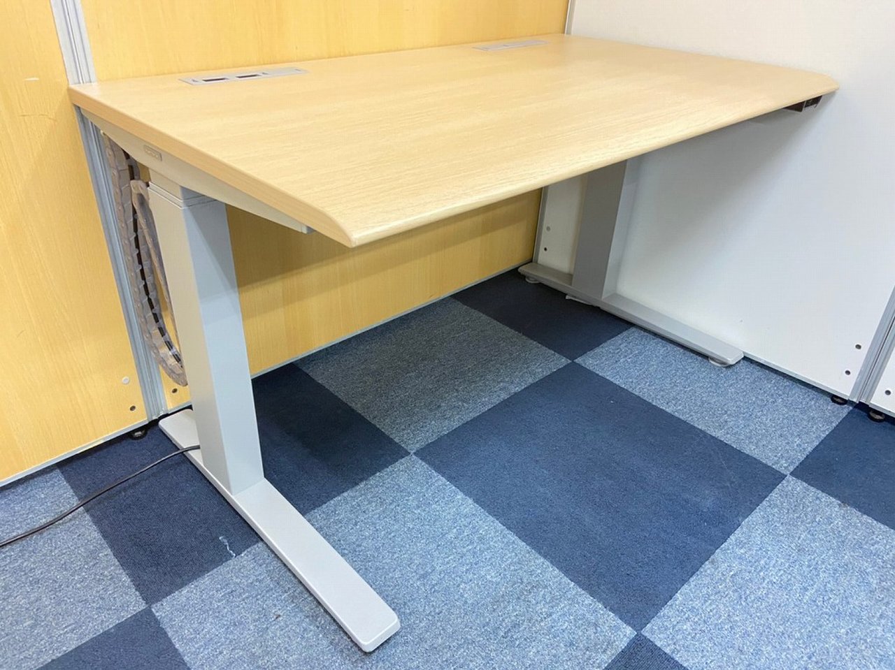 【働き方改革】人気の昇降デスク入荷致しました！【腰痛対策としてもおススメ】
                        スイフト 
                                    中古
            