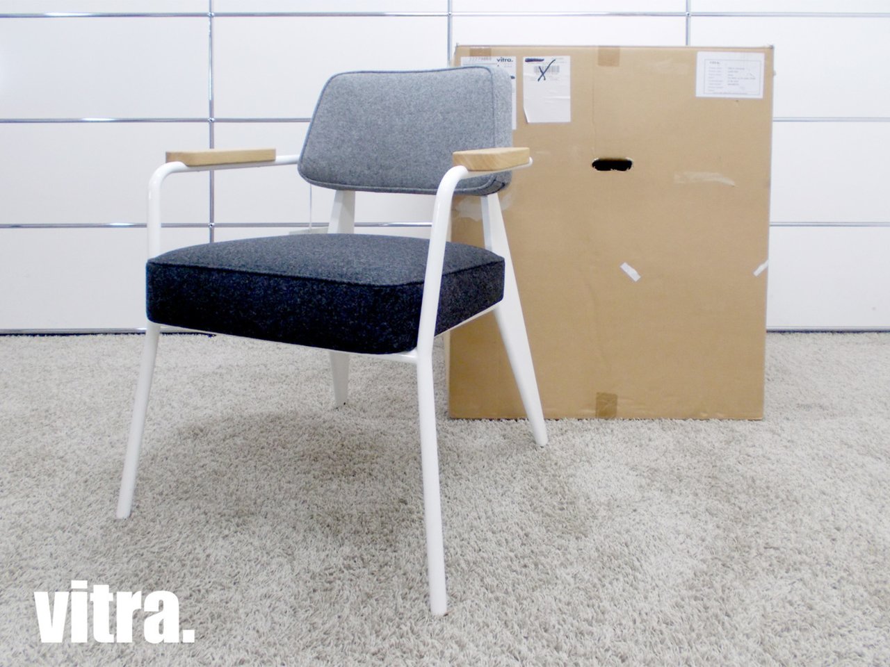 【未使用品】vitra / ヴィトラ　Fauteuil Direction / フォトゥイユ ディレクション　ジャン・プルーヴェ　kvadrat / クヴァドラ
                        その他シリーズ
                                    新品
            
