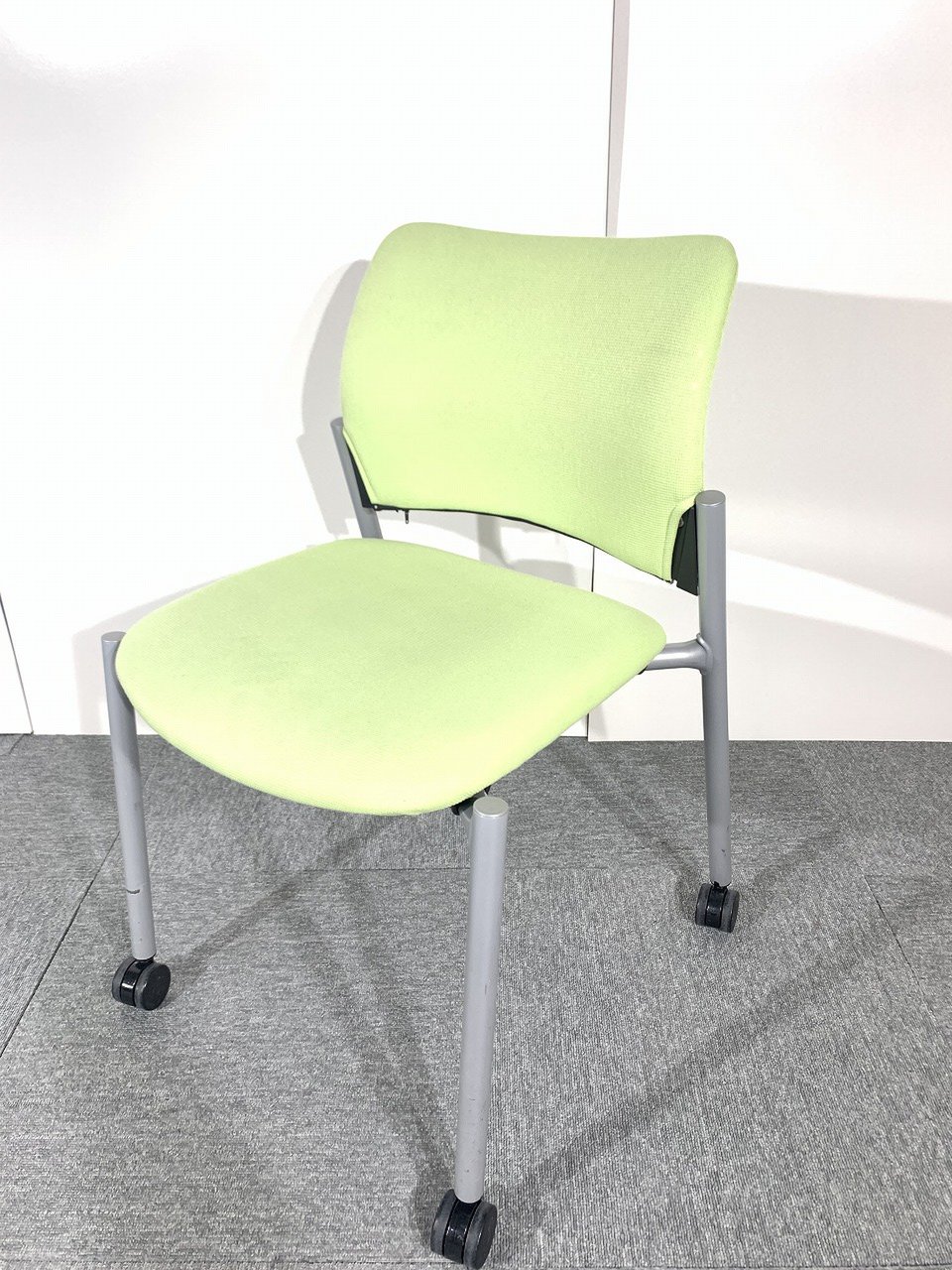 【39脚ロット】【関西倉庫在庫】オカムラのミーティングチェア入荷！中古　オフィスチェア　OAチェア　スタッキング　会議　
                        8147シリーズ 
                                    中古
            