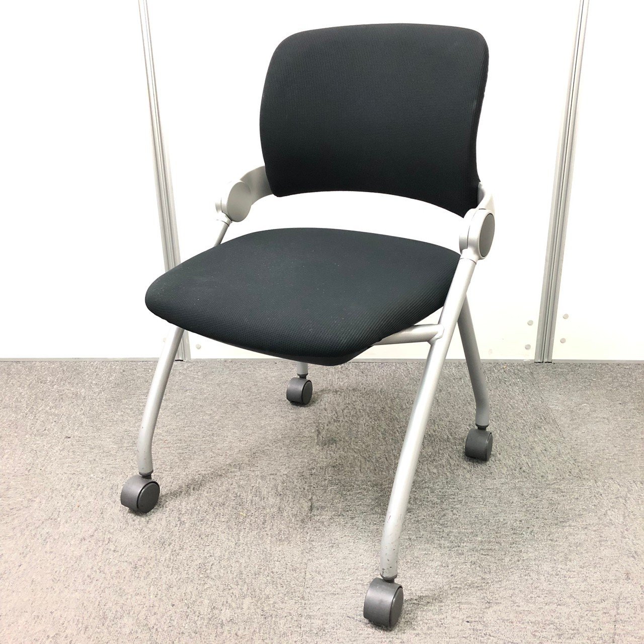 【10％OFF】長時間の会議でも快適なミーティングチェア！！【クリーニング済み】
                        ジグザ 
                                    中古
            