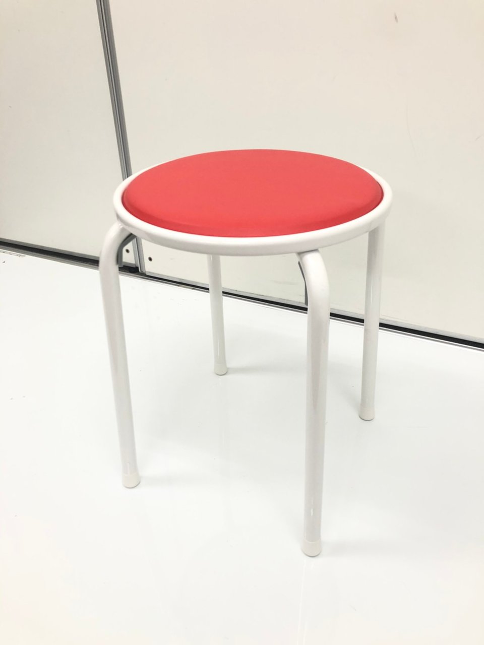 【シンプル丸椅子】未使用品！【待合室、休憩室等に】
                        その他シリーズ
                                    新古品
            