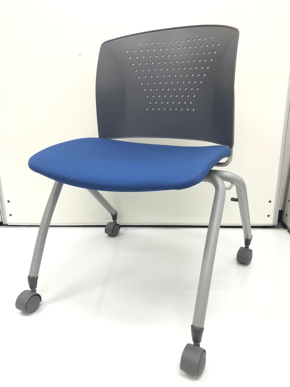 【ミーティングチェア】ミーティングで活躍！【爽やかなブルー】
                        MC-300
                                    中古
            