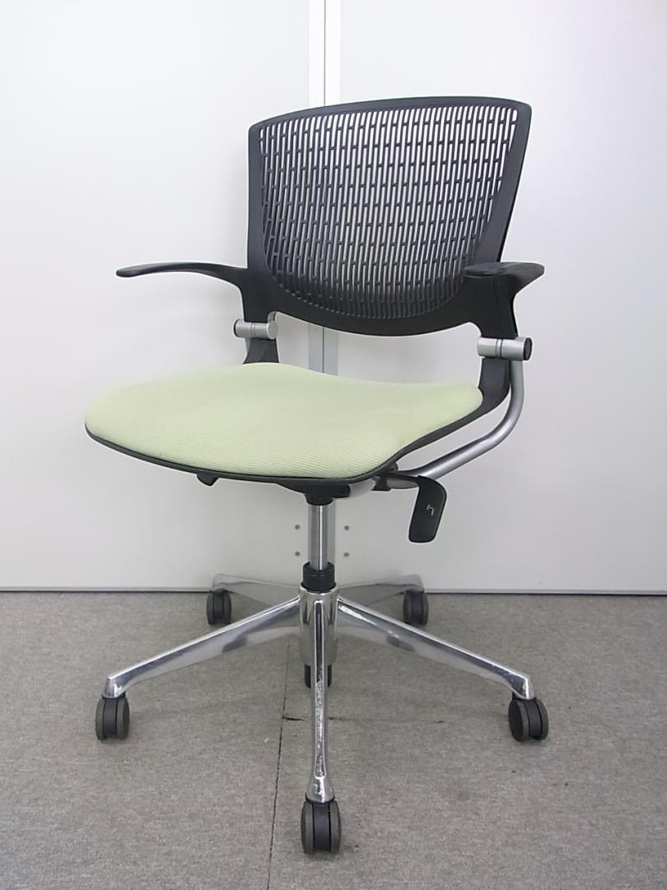 【3脚限定】オカムラ｜グラータ｜人気の高級ミーティングチェア！【関西在庫数ナンバーワン・尼崎店】
                        グラータ 
                                    中古
            