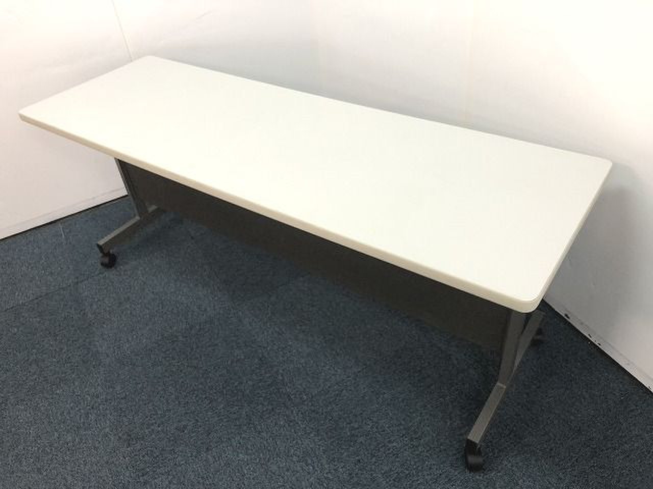 １台限定！！【横幅1800ｍｍ奥行600ｍｍサイドスタックテーブルの入荷です！！】
                        その他シリーズ
                                    中古
            