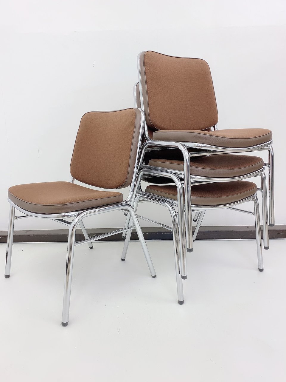 長年頑張ってきたスタッキングチェアです！セットで10％お得◆イトーキ製
                        その他
                                    中古
            