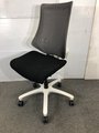 流れるようなラインが美しい【イトーキ オフィスチェア】 オフィスチェア エフシリーズ入荷!