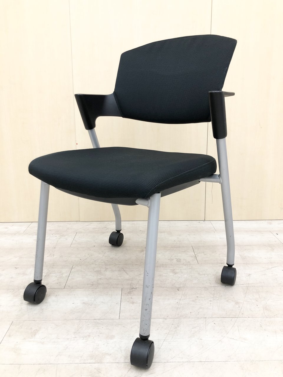 コンパクトなのに座りやすい！コクヨ/プロッティ/ブラック/収納【RP】
                        プロッティ（キャスター付） 
                                    中古
            