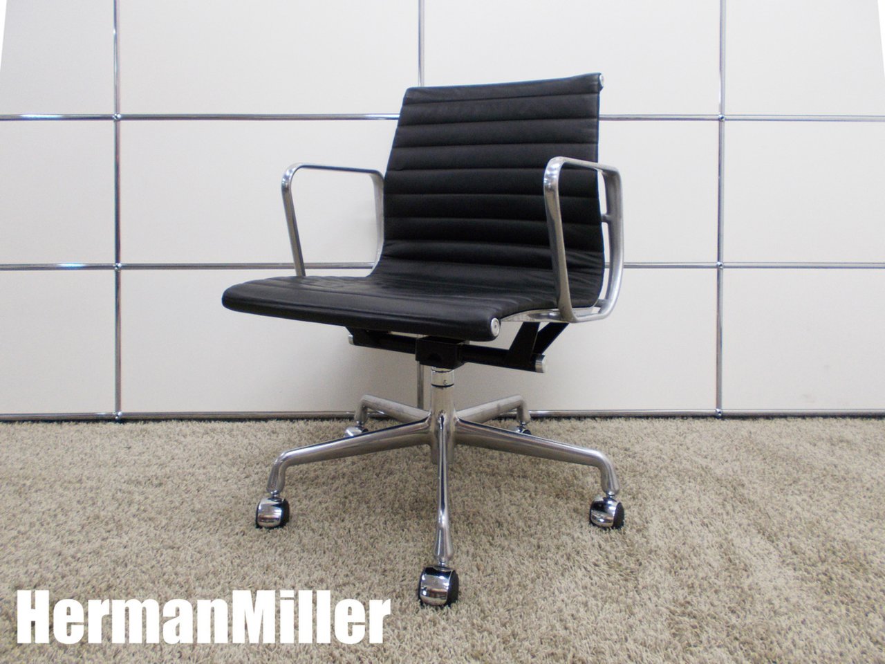 中古】イームズ アルミナム Herman Miller/ハーマンミラー 肘付ロー