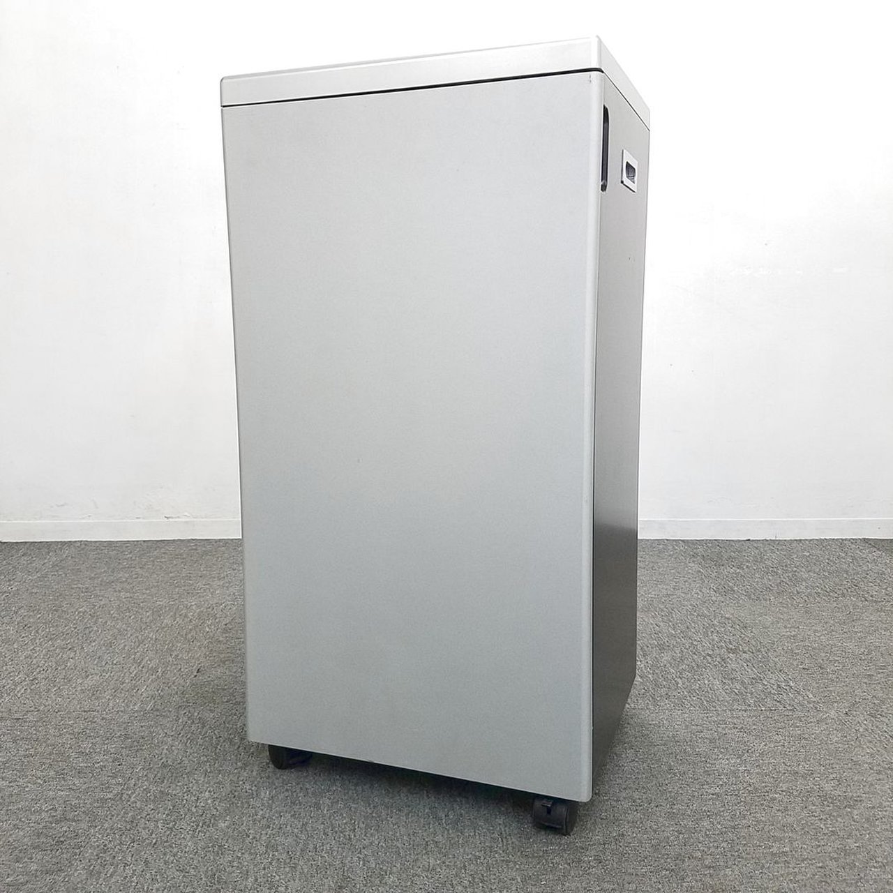 【1台限定】シリーズ最高レベルの処理能力を誇るハイスペックモデルシュレッダー入荷！中古　シュレッダー　オフィス　セキュリティ　個人情報
                        その他シリーズ
                                    中古
            