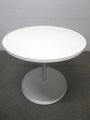 【リフレッシュ空間にオススメ！】■オカムラ製　ラウンドテーブル　（W750mm）　ホワイト【丸テーブル】