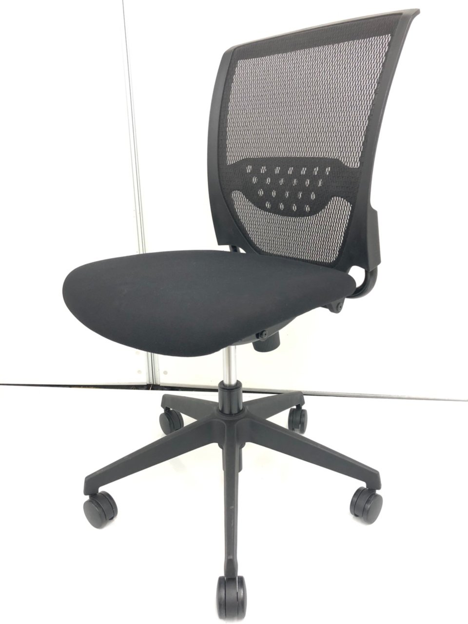 【コスト重視ならコレ！】
限定１脚の早い者勝ち！
お持ち帰りなら送料かかりません！
                        その他シリーズ
                                    中古
            