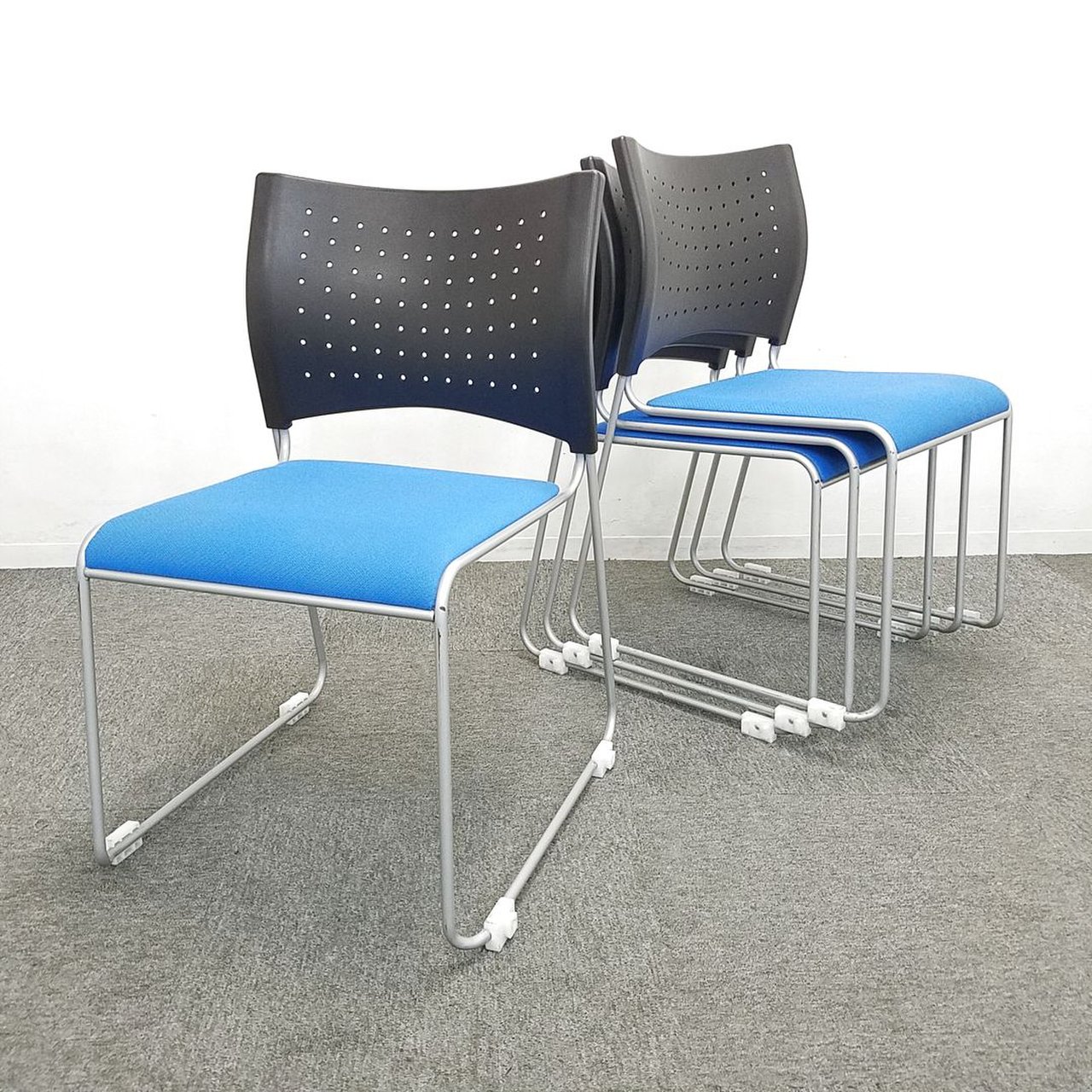 【お得な4脚セット販売商品！！】お手頃価格のスタッキングチェアが大量入荷いたしました☆ 中古 家具 オフィス テレワーク レイアウト
                        NSC-15 チェア 
                                    中古
            