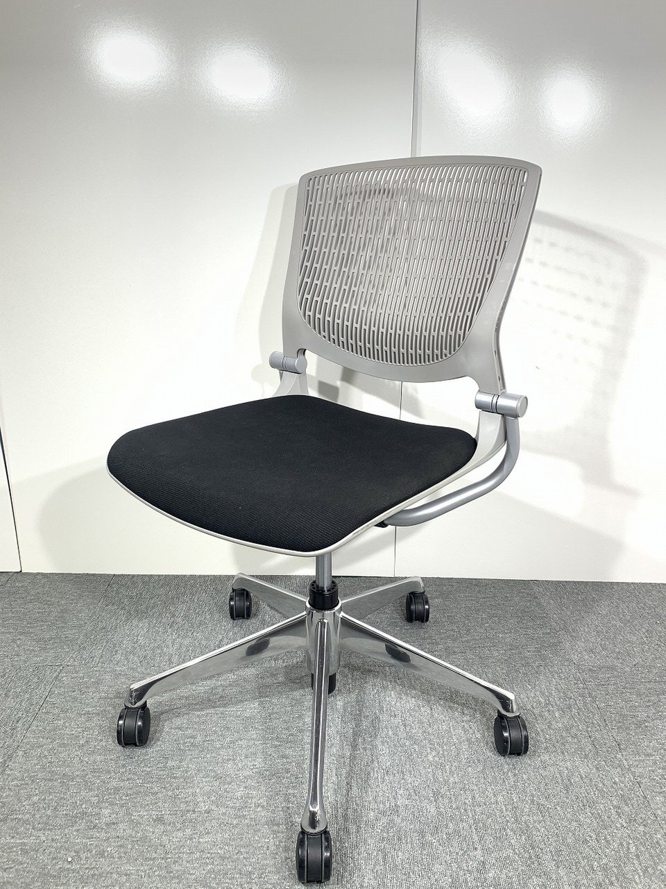 【ロット入荷！】オカムラ製/オシャレなミーティングチェアが大量入荷！ 【関西倉庫在庫】中古 オフィス 家具 レイアウト
                        グラータ 
                                    中古
            