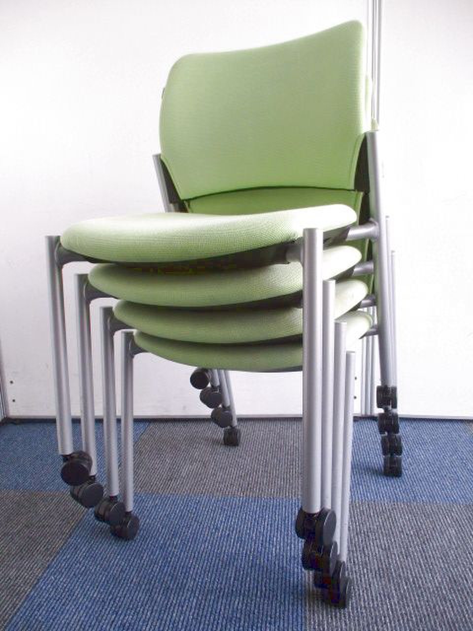 【4脚セット】オカムラ製　8147シリーズ　スタッキングチェア入荷！！【関西倉庫在庫】
                        8147シリーズ 
                                    中古
            