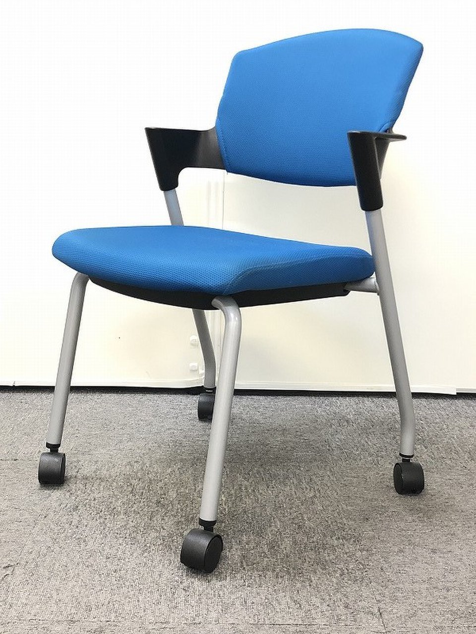 【3脚限定】コクヨ｜プロッティ｜鮮やかブルーがオフィスにジャストフィット！【関西在庫数ナンバーワン・尼崎店】
                        プロッティ（キャスター付） 
                                    中古
            