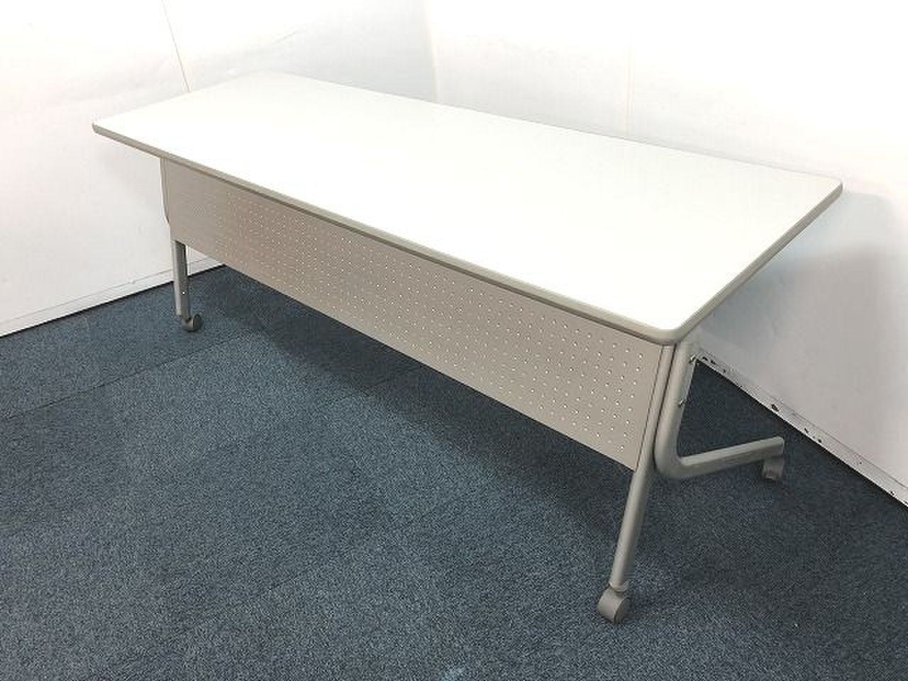 【定価約7万円！！ロット入荷！！横幅1800ｍｍで3人での使用も可能です！！】
                        SP型
                                    中古
            