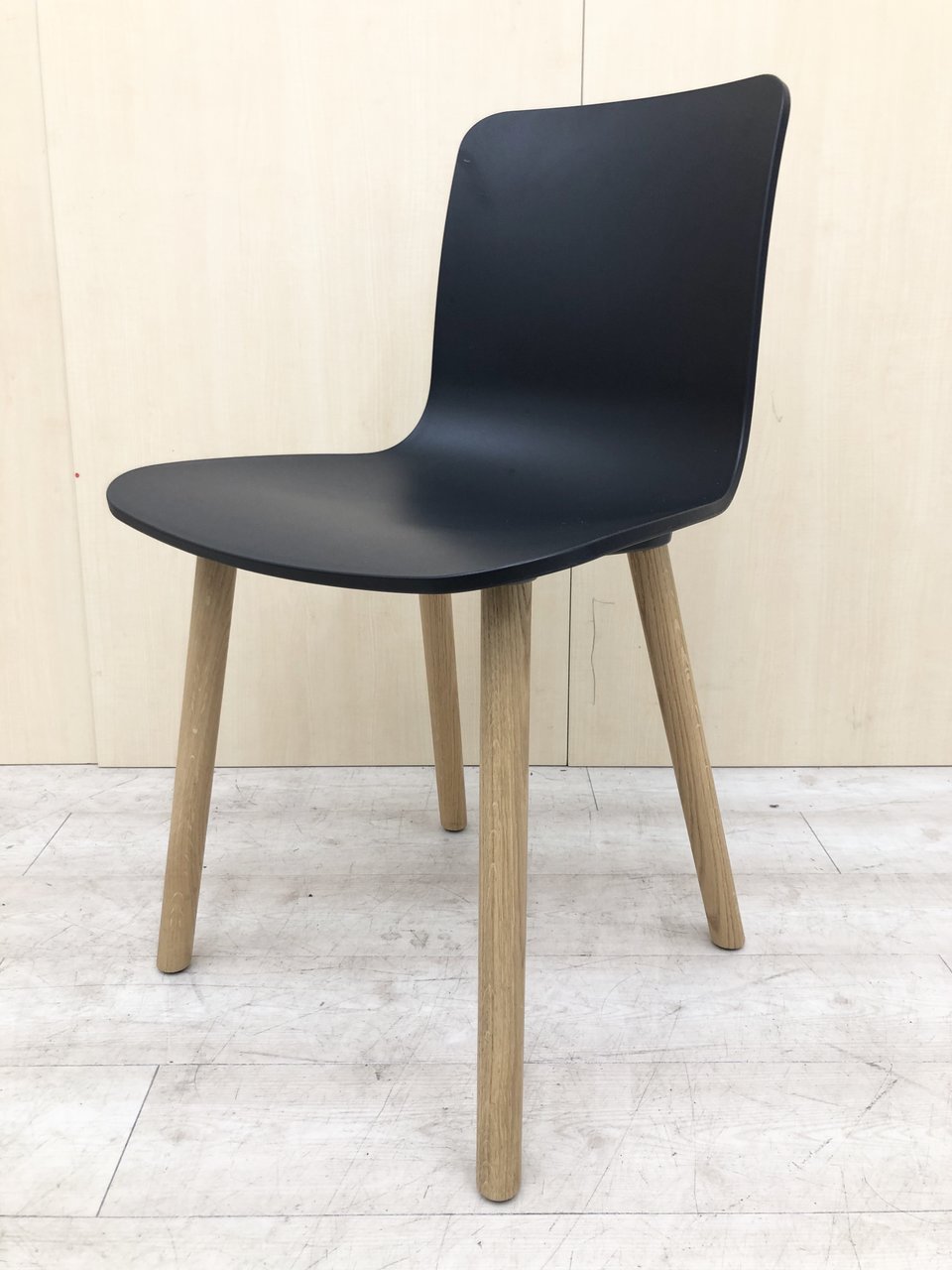 オシャレなデザインチェア入荷！ご在宅でもオフィスでも使える！【RP】
                        その他シリーズ
                                    中古
            