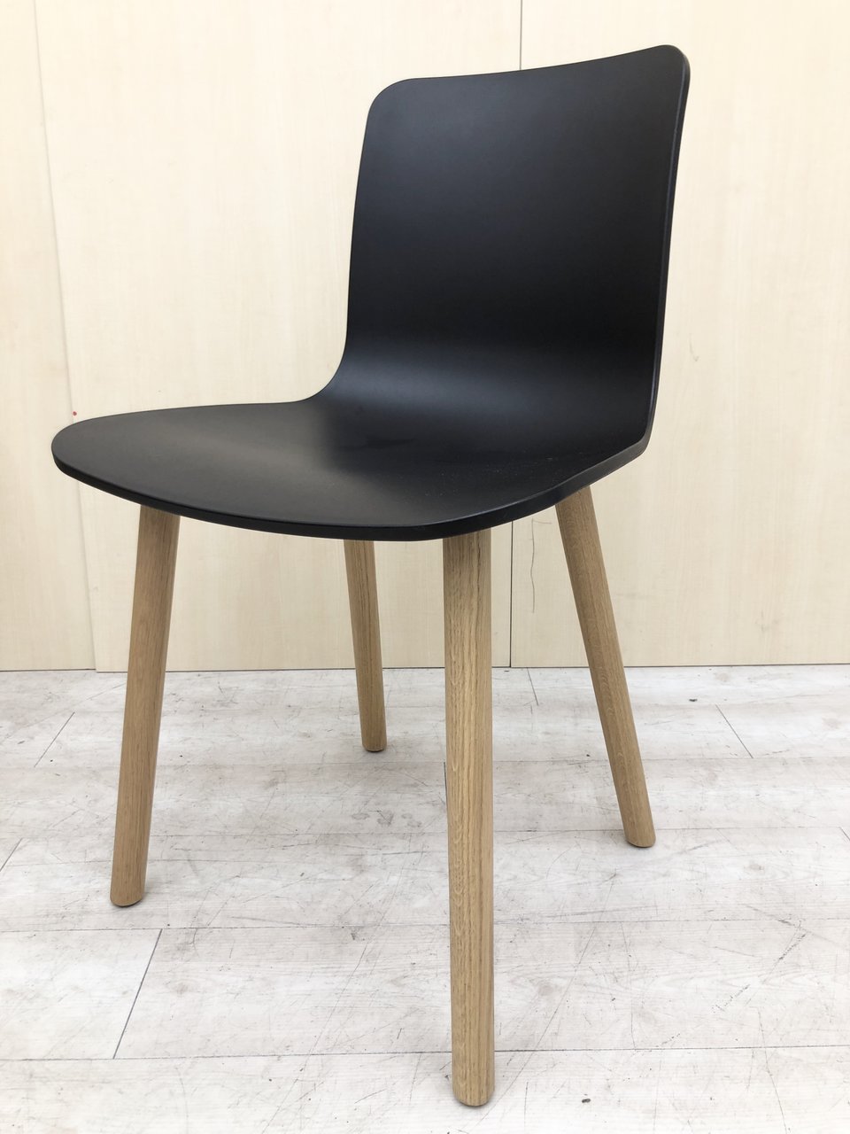 オシャレなデザインチェア入荷！ご在宅でもオフィスでも使える！【RP】
                        その他シリーズ
                                    中古
            