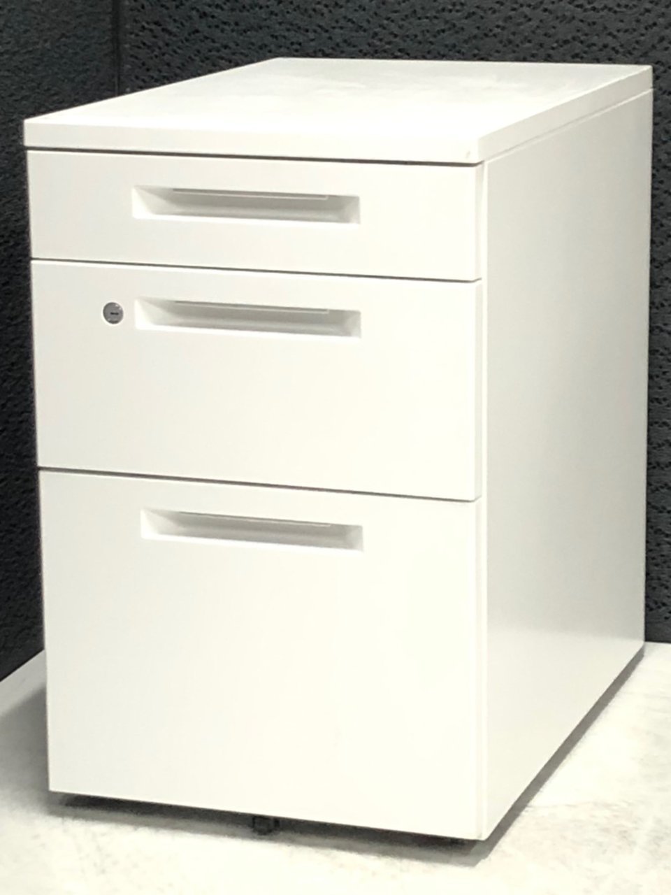 【数が揃う！】大量収納ならコレ！平机のお供に、単体の小型収納としてもおすすめ！
コクヨ/iS（アイエス）/ホワイト
                        アイエス 
                                    中古
            