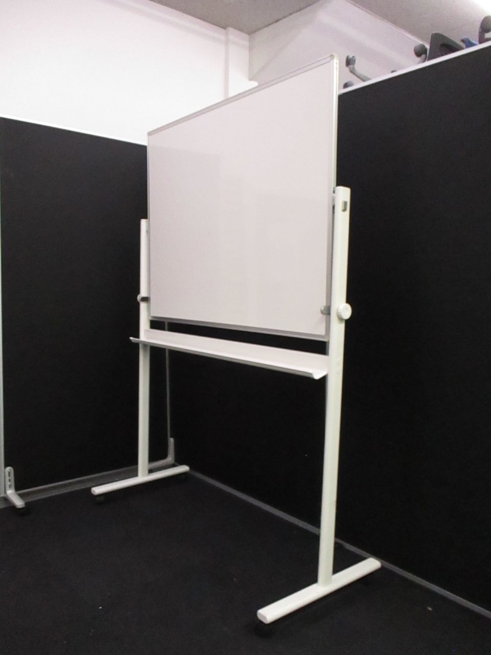 【KS】オフィスの必需品！W1300㎜タイプの両面ホワイトボード！■イトーキ■ホワイト
                        その他シリーズ
                                    中古
            