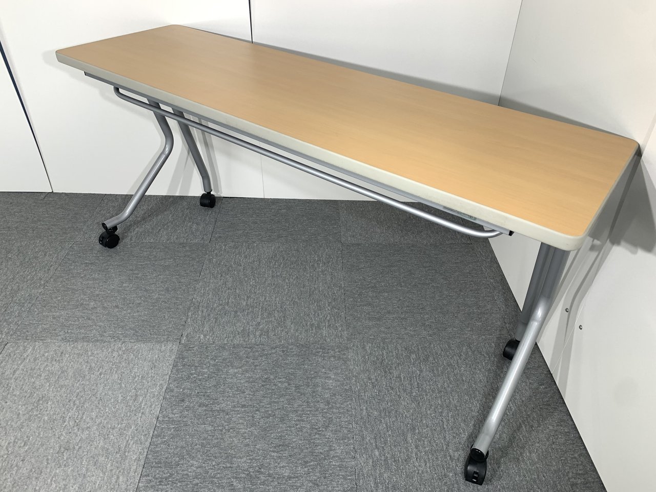 【木目調】コスパ抜群！1500mm幅の人気スタックテーブル入荷！簡単に畳んで並行収納！！【関西倉庫在庫】
                        その他シリーズ
                                    中古
            