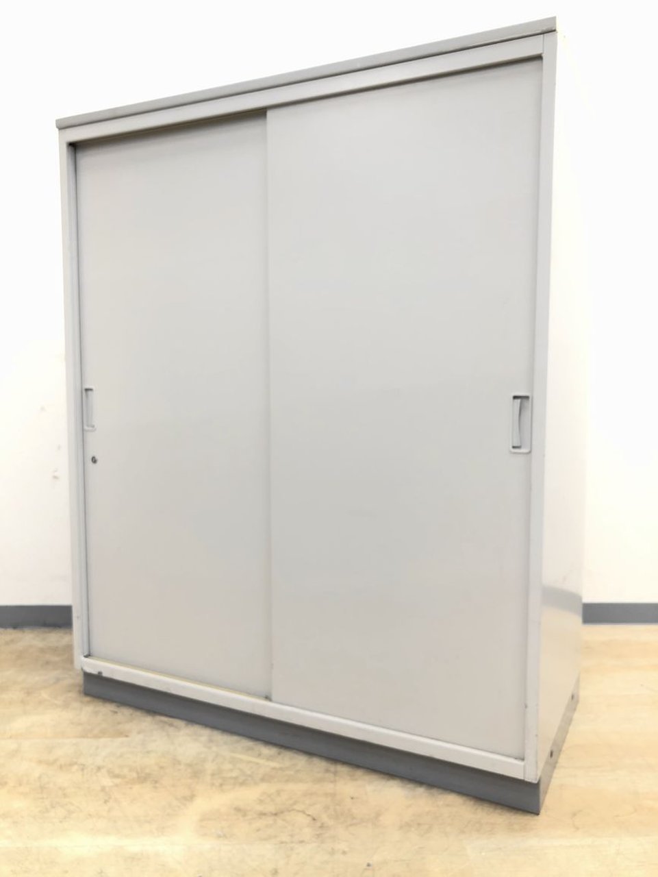 【3台入荷】スライド扉で導線確保!!スペースの有効活用をオフィスに!!【中古】【オフィス家具】【東京】【大阪】【愛知】【岐阜】
                        シンライン 
                                    中古
            