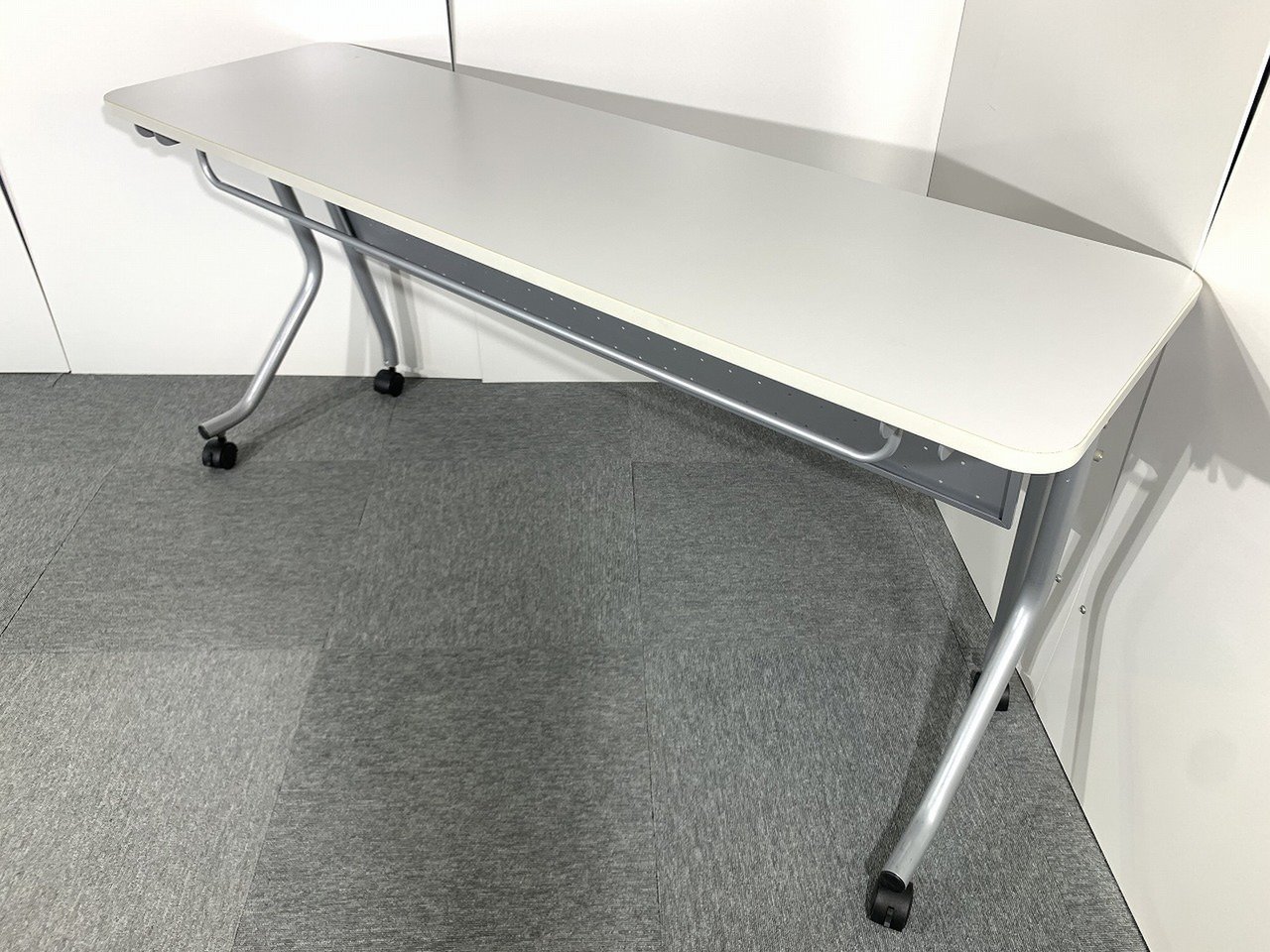 【ロット商品】10台以上の大量入荷！1500mm幅の定番スタックテーブル！！【関西倉庫在庫】【京都東寺店限定　ご来店限定割引10％OFF　スタッフに仰ってくださいませ。】
                        NTA-N テーブル 
                                    中古
            