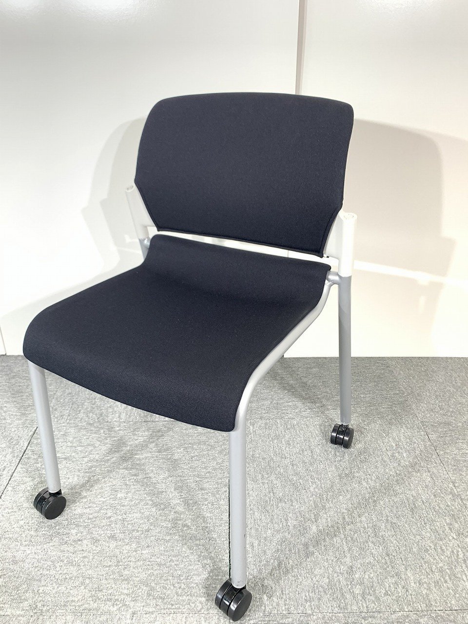 【ロット商品】26脚の大量入荷！様々な場面で活躍しやすいブラック色の収納チェア！！N在庫　【京都・滋賀】【京都東寺店限定　ご来店限定割引10％OFF　スタッフに仰ってくださいませ。】
                        MF-270シリーズ 
                                    中古
            