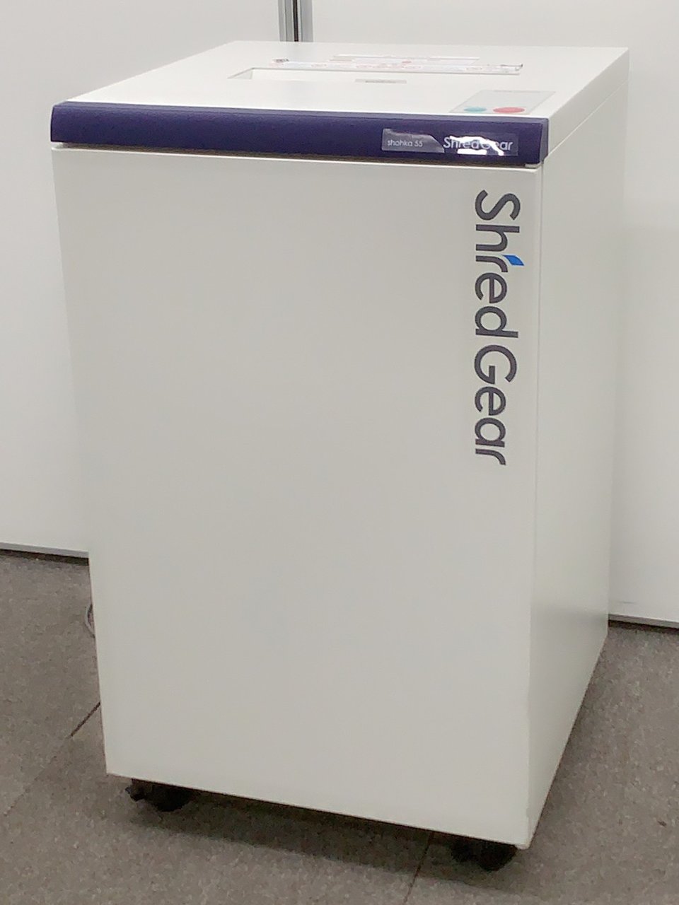 【1度に55枚裁断※新品時】業務用【個人保護は自分自身で】【値下品】
                        shohka 電動シュレッダー 
                                    中古
            