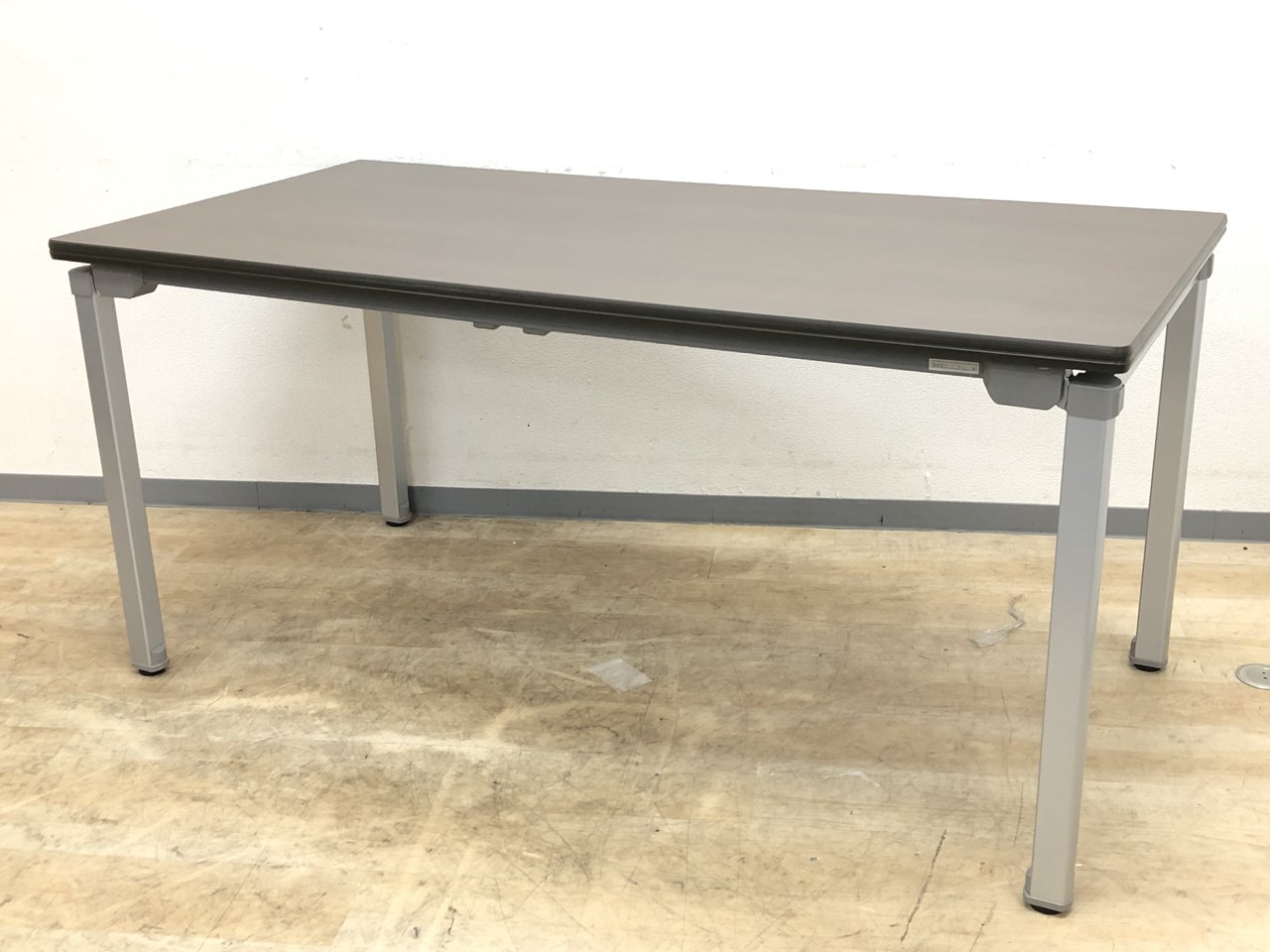 用途様々に大活躍します!!入荷の少ない折り畳みテーブル!!【中古】【オフィス家具】【東京】【大阪】【愛知】【岐阜】
                        MT-150シリーズ 
                                    中古
            