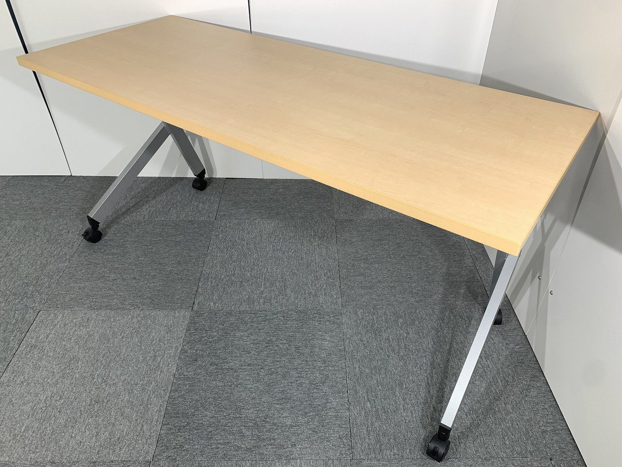 【ロット入荷】コロナ需要で非常に人気のサイドスタックテーブル入荷！中古　テーブル　コロナウイルス　飛沫防止　テレワーク【関西倉庫在庫】
                        その他シリーズ
                                    中古
            