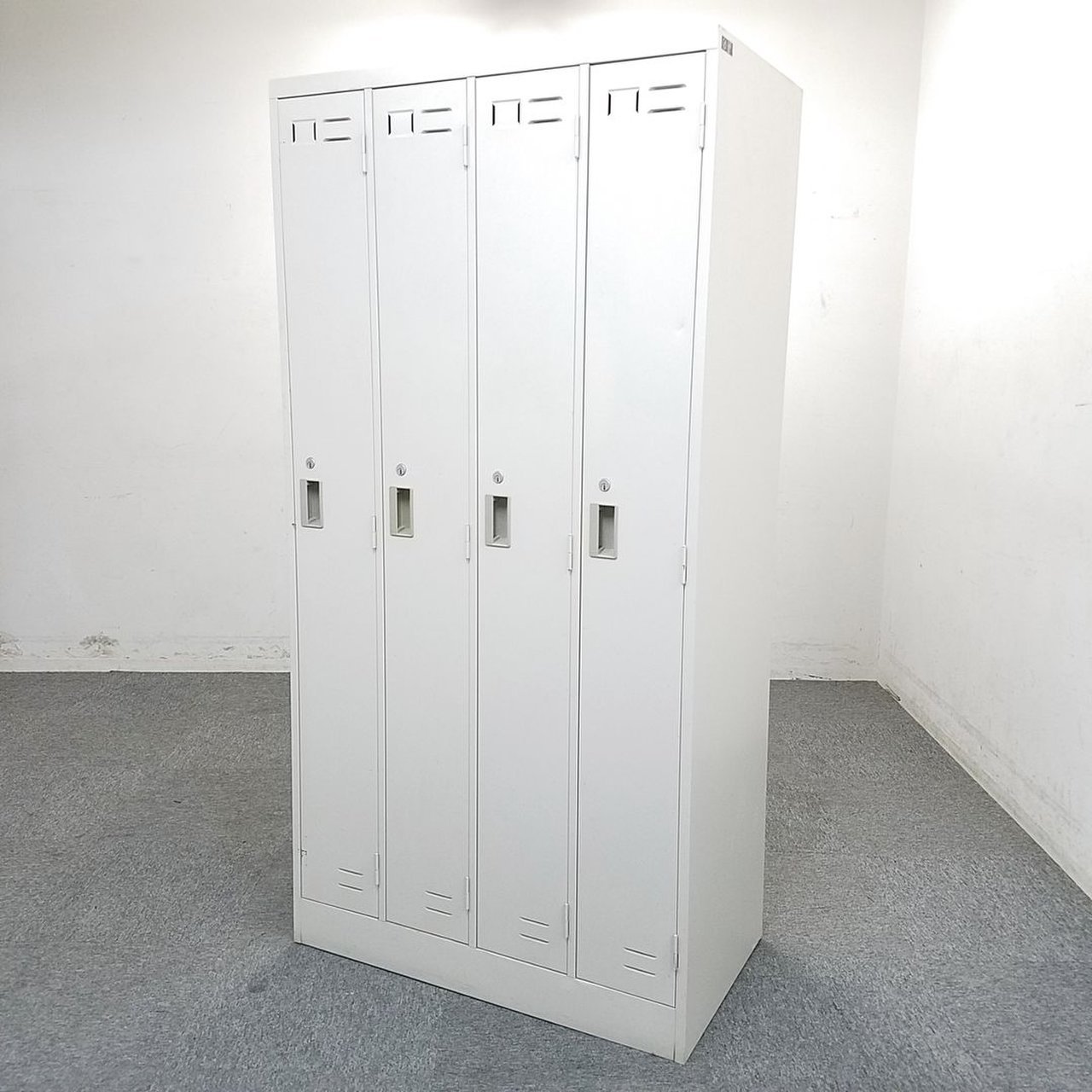 コクヨ LKロッカー（LK） ナチュラルグレータイプ 4人用ロッカー