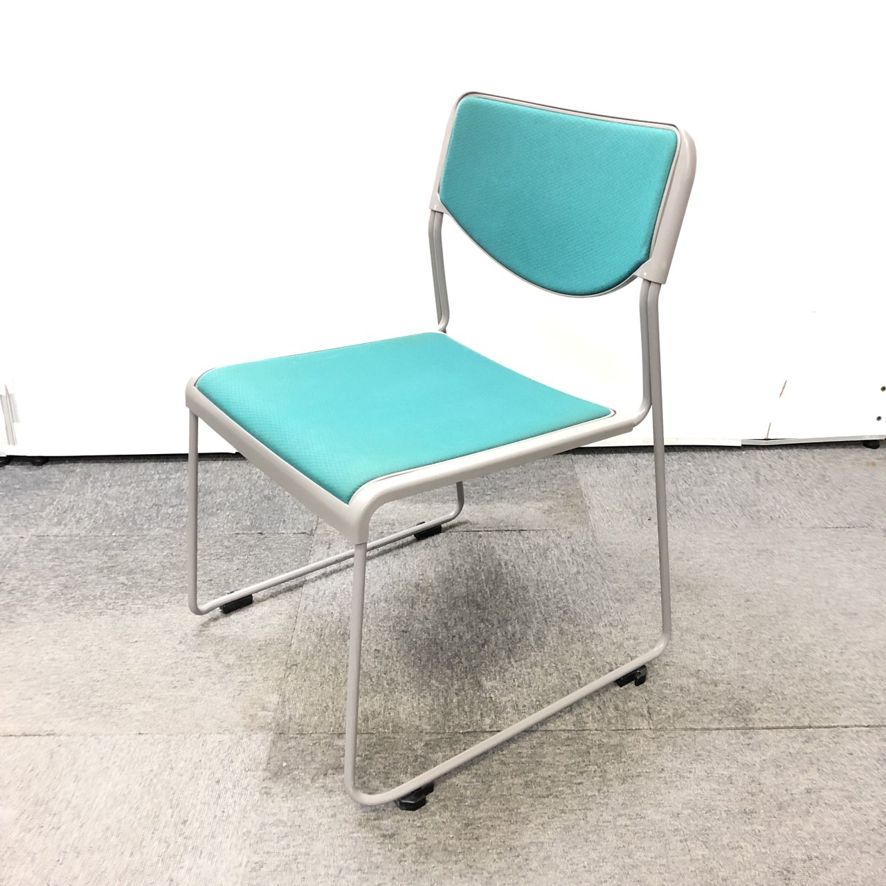 【12脚ロット入荷】イトーキ｜使いやすい定番スタッキングチェア【関西在庫数ナンバーワン・尼崎店】
                        その他シリーズ
                                    中古
            