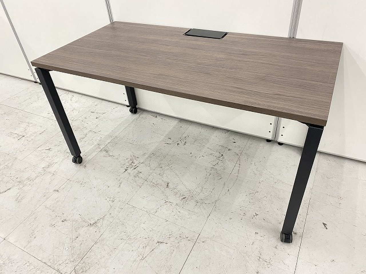 【美品】おしゃれなブラウン調の天板｜ご自宅用にもおすすめ！
                        ワークフィット 
                                    中古
            