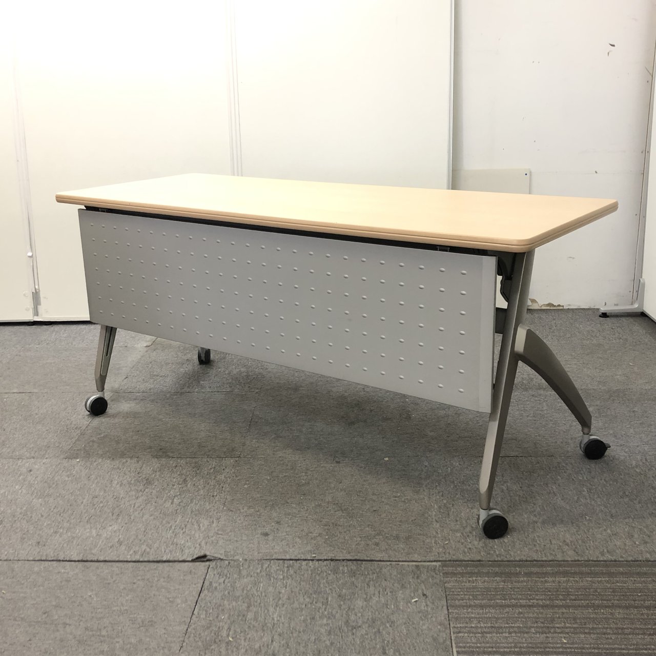 【6台入荷！！】ウチダ｜｜会議などにも使えるサイドスタックテーブル！！【関西在庫数ナンバーワン・尼崎店】
                        その他シリーズ
                                    中古
            