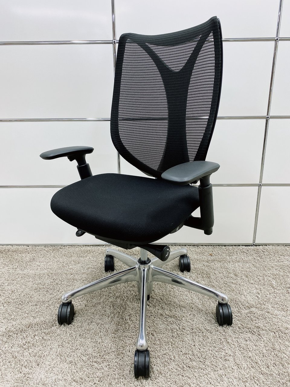 【KS】【残り8脚！】前傾チルト機能が付いた最新機能チェア！■オカムラ■サブリナ■メッシュチェア
                        サブリナ 
                                    中古
            