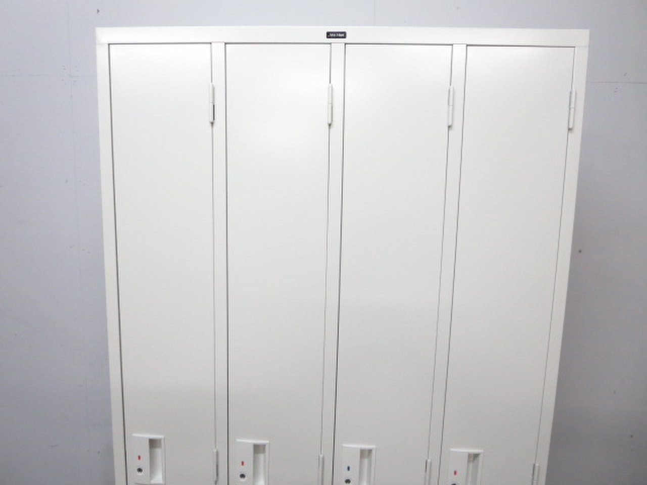 新古品】 井上金庫 4人用更衣ロッカー 304283 - 中古オフィス家具なら 