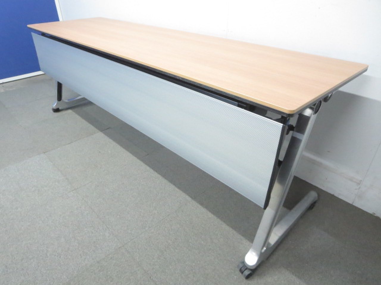 【ハイグレードなデザイン！】■サイドフォールドテーブル　W2100×D600mm　幕板付　ネオウッドミディアム【おつとめ品】
                        インターアクトPRO 
                                    中古
            