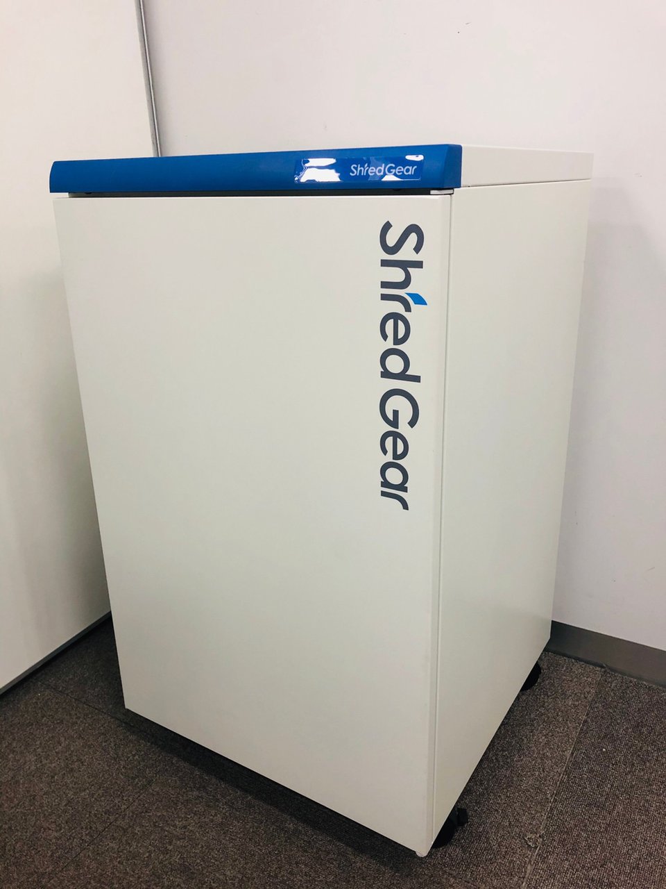 【静音性に優れたモデル！】最大細断枚数	25/22枚【定価40万越え！】
                        千嘉 
                                    中古
            